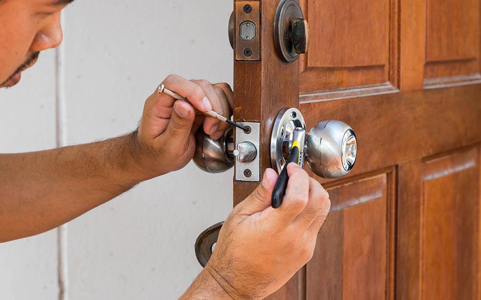 métier serrurier prix changement serrure Vernouillet